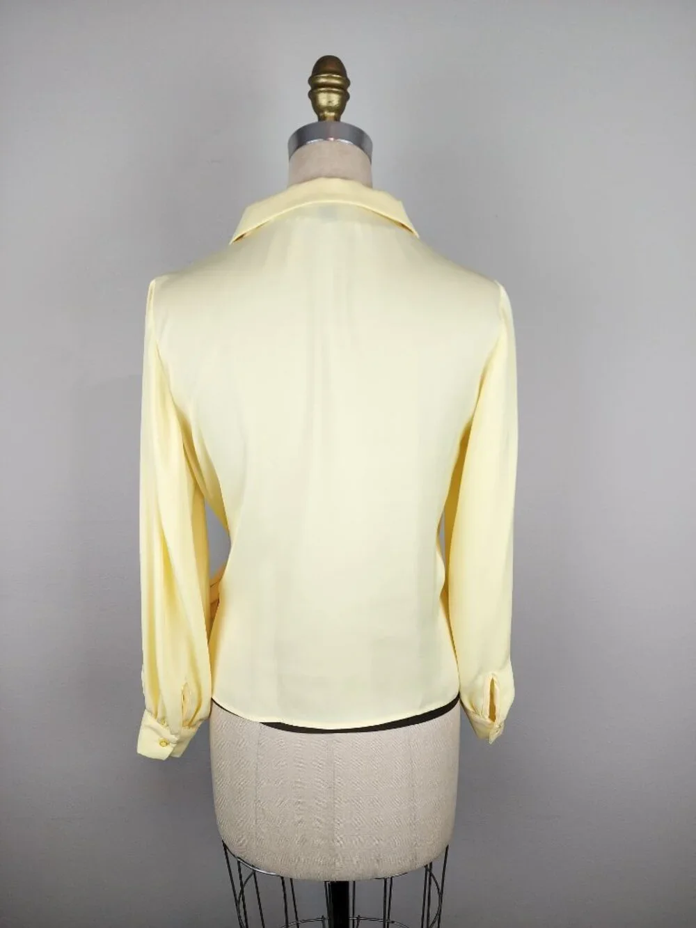 Banana Republic Butter Yellow Long Sleeve Wrap Blouse Side Tie Bow Ladies Medium